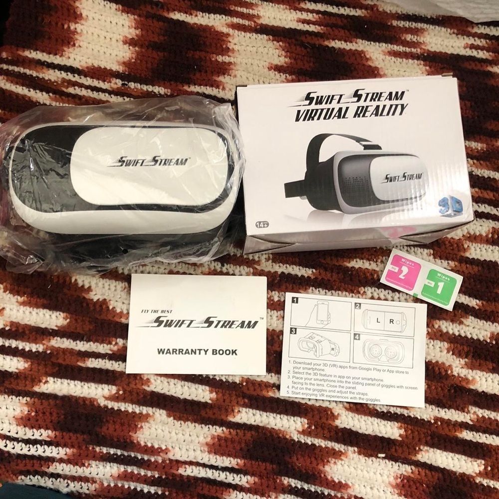 Swift Stream Virtual Reality VR Headset Googles- NEW, Open Box